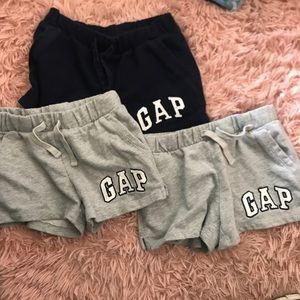 Girls size6/7 shorts GAP